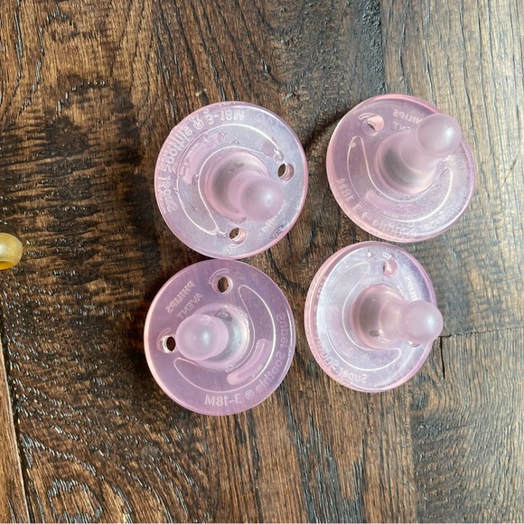 Baby girl pacifier binkie bundle lot 23 pieces - Picture 2 of 16